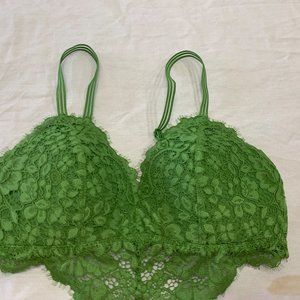 🌕🌕🌕  GILLIGAN OMALLEY LACE TRIANGLE BRALETTE WOMENS WIRE FREE BRA SIZE S  🌕